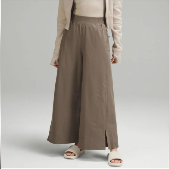 Lululemon Women's Stretch Woven Wide-Leg High-Rise Crop - XL - Nomad - Picture 1 of 11
